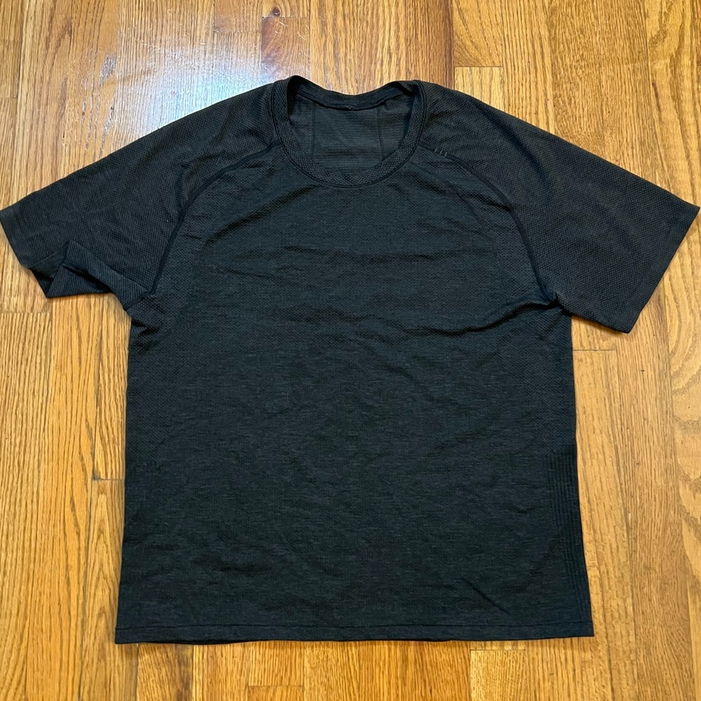 Lululemon metal vent tech short sleeve